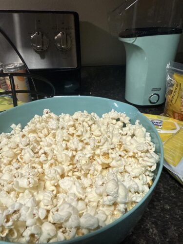 Peanuts x Dash Fresh Pop Popcorn Maker photo review