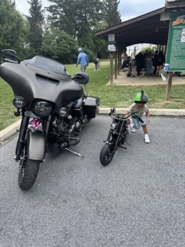 Kids Electric Motorcycle With Colorful Ambient Light photo review